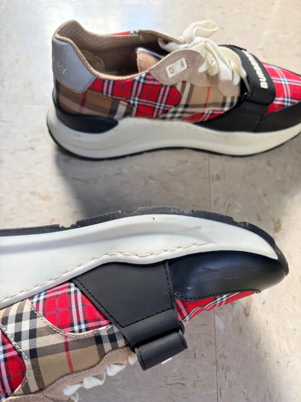 Burberry Sneakers - Picture 4 of 5